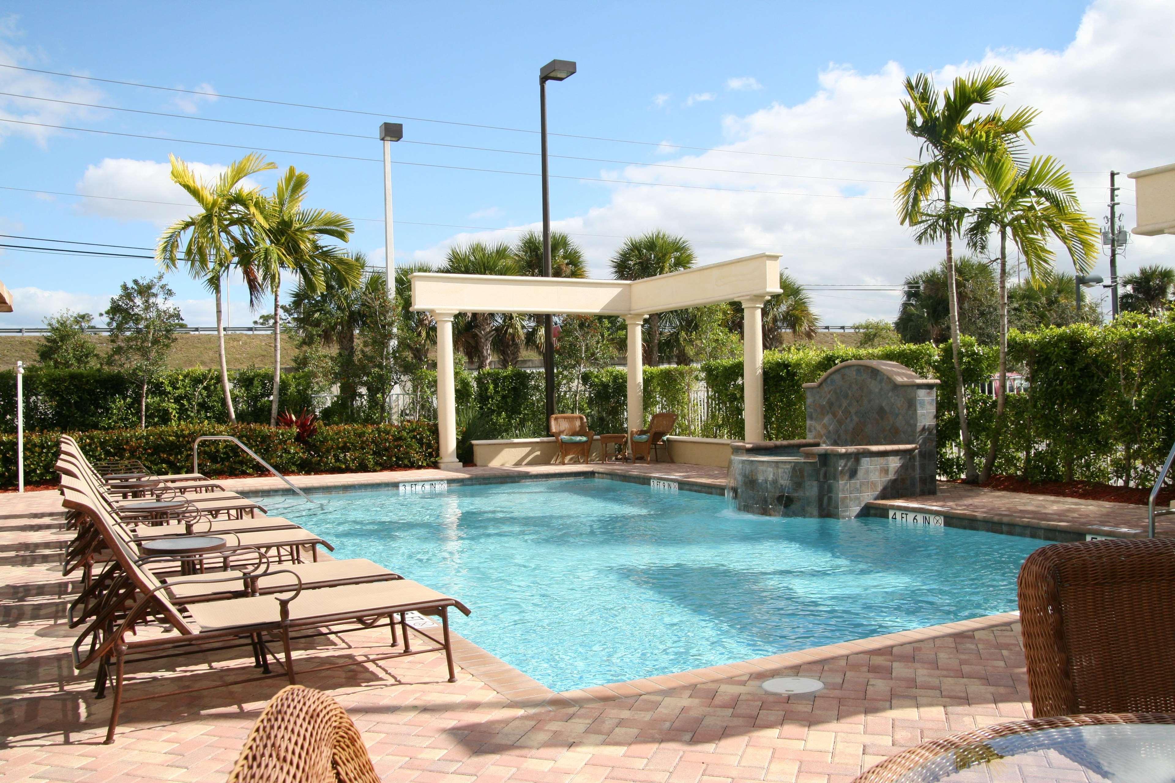 Hampton Inn West Palm Beach-Lake Worth-Turnpike Lake Worth Beach Exterior photo