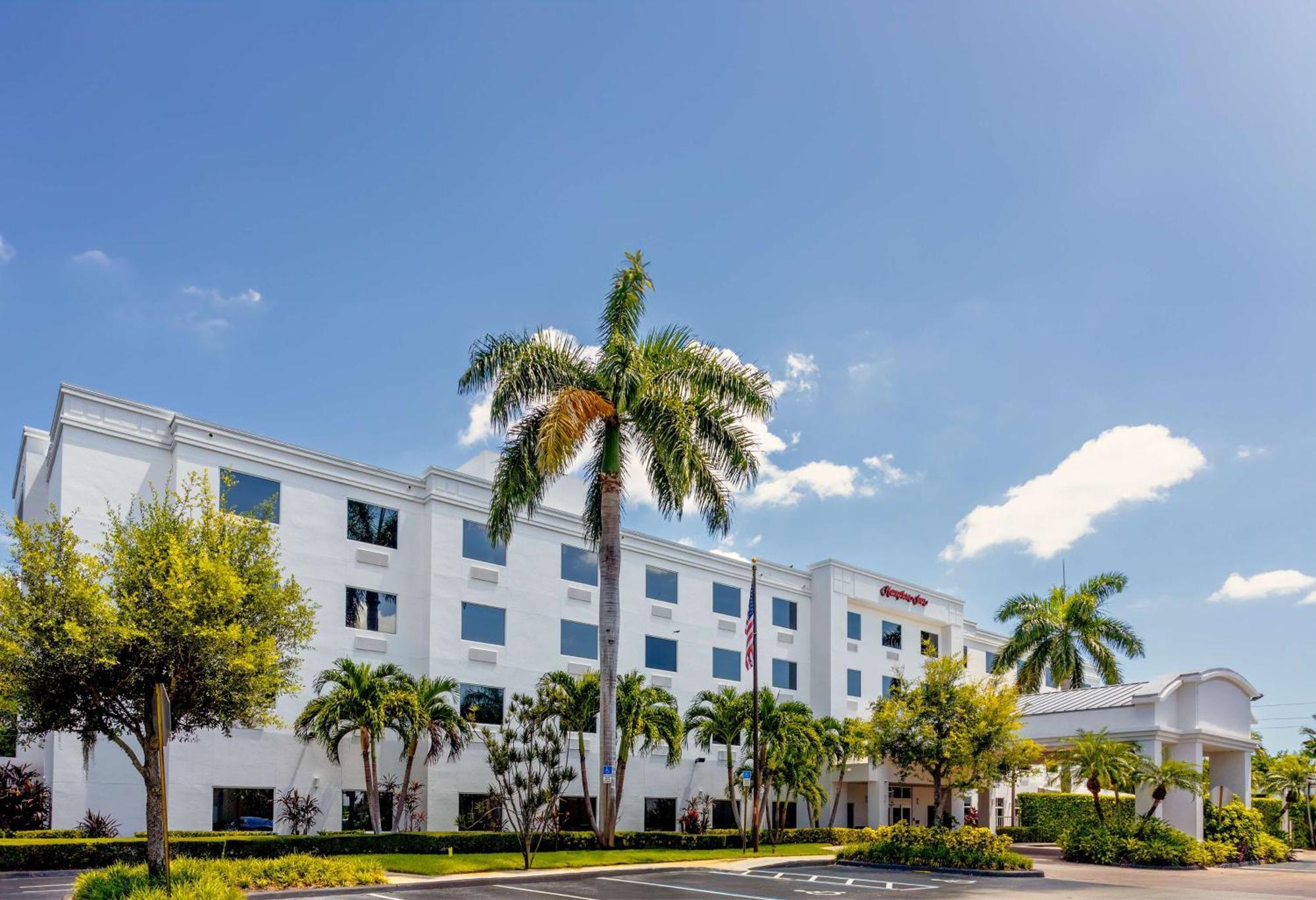 Hampton Inn West Palm Beach-Lake Worth-Turnpike Lake Worth Beach Exterior photo